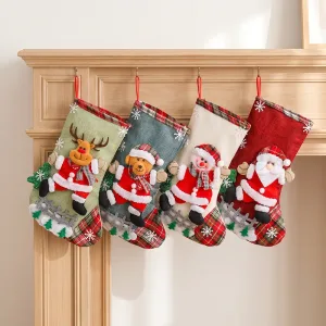Set de 4 ciorapi de Crăciun drăguți, de agățat, pentru decorarea casei
